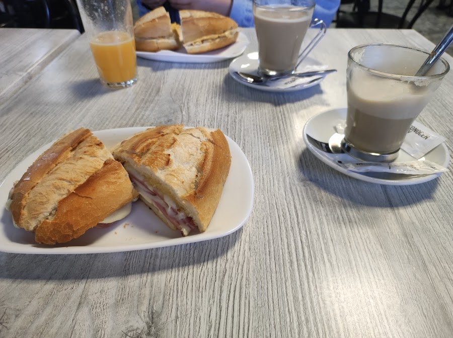 Bar cafetería Restaurante El Yunque