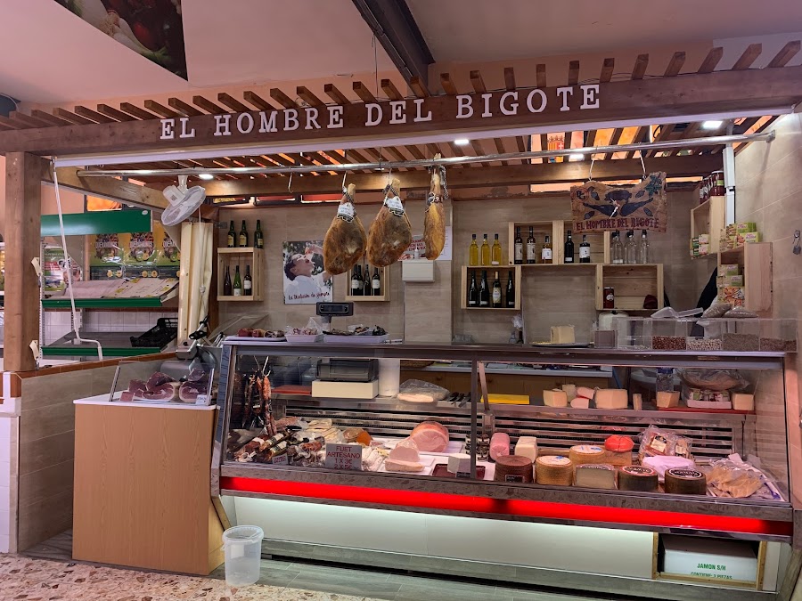 El Hombre Del Bigote Alcudia de Crespins