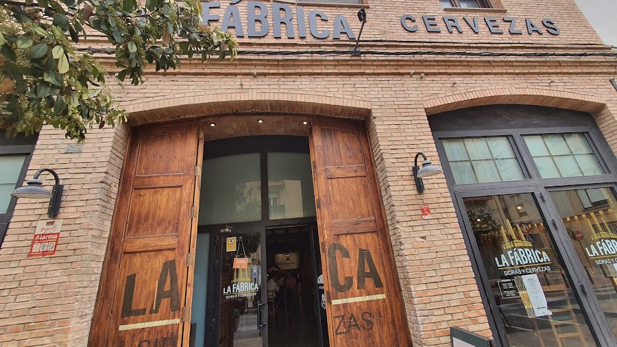 La Fábrica Sidras y cervezas