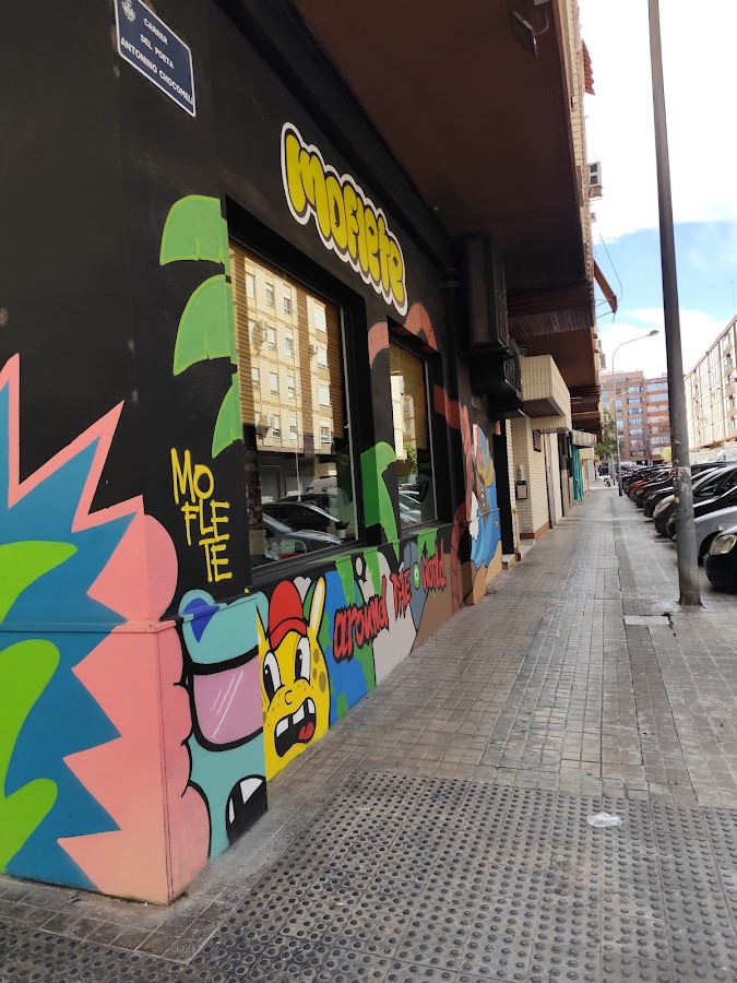 Moflete by Joe Burger