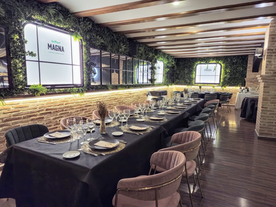 Noches de Bohemia - Restaurante El Jarro