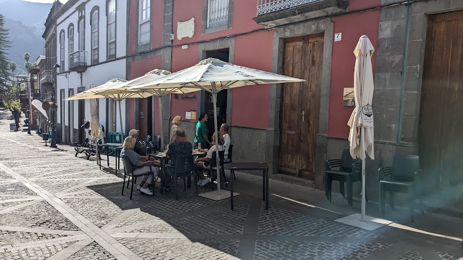 RESTAURANTE - CAFETERIA ARAUCARIA