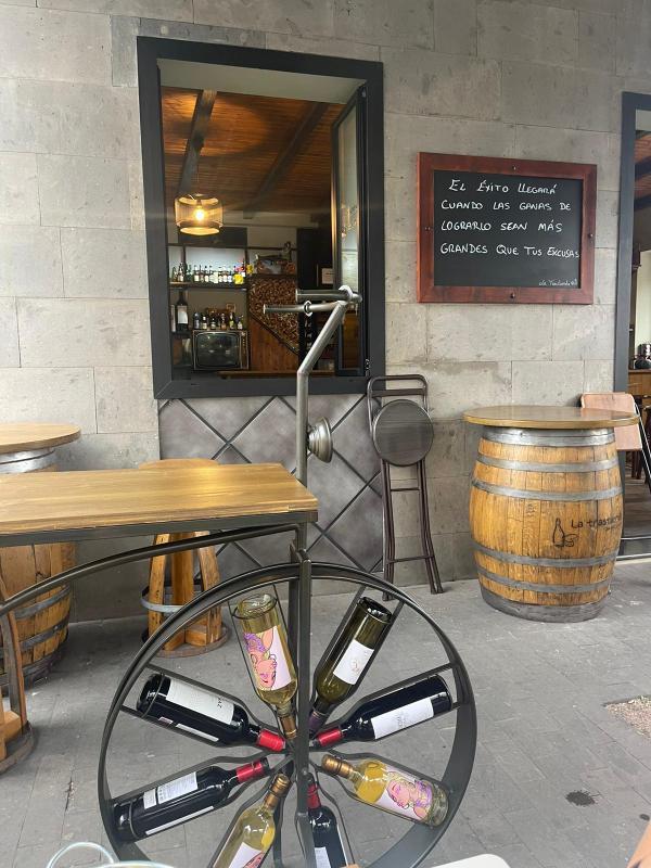 Taberna La trastienda de Moya Quesos y Vinos